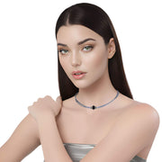 Collar gargantilla de cuero gris plata y brillantes de cristal negros