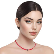 Collar gargantilla de cuero sintético rojo y rondelles de strass