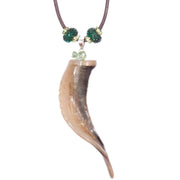 Collar de cuero cuerno búfalo y brillantes de cristal verde