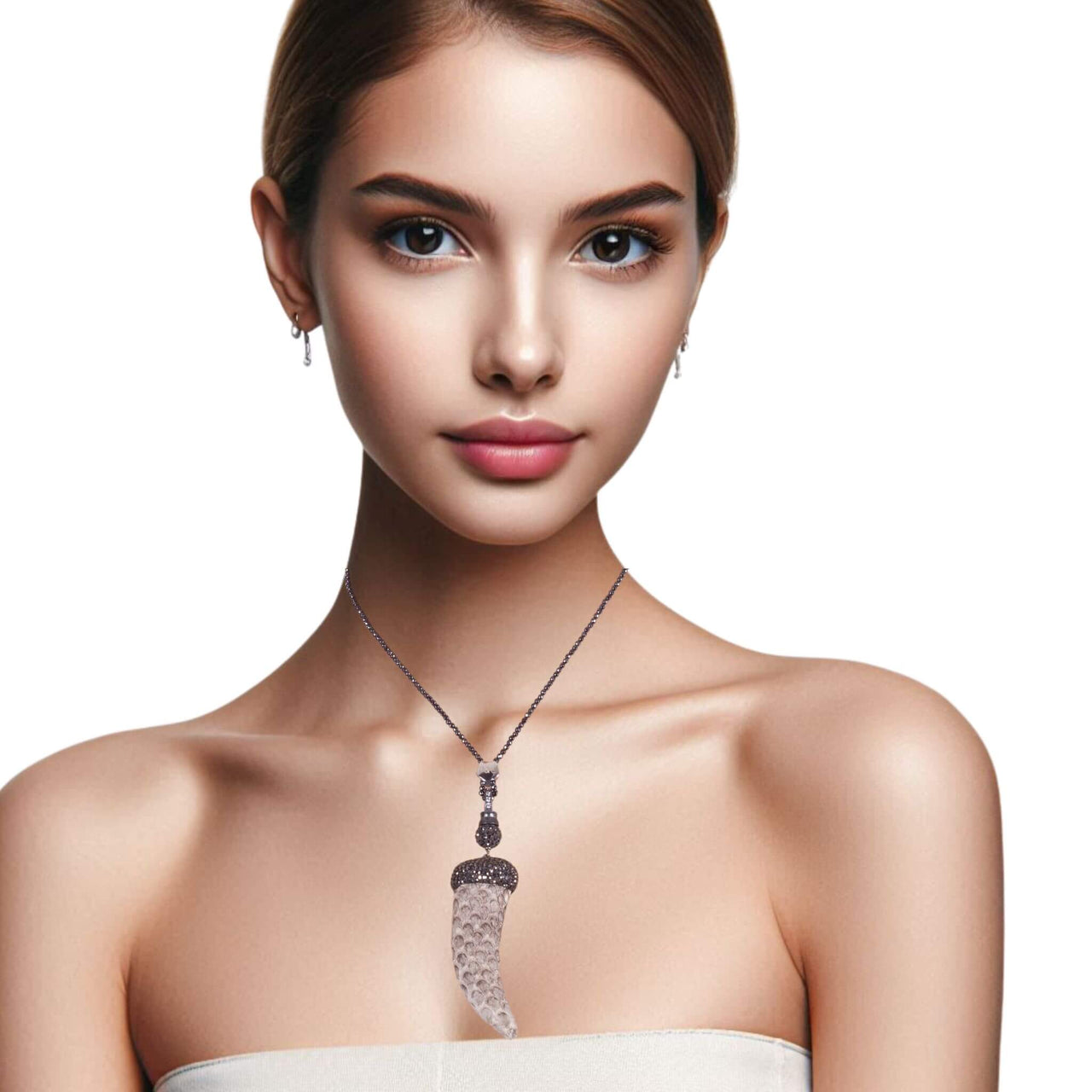 Collar cuerno de pitón beige y hematite negro