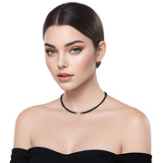 Collar gargantilla de cuero negro y brillantes de cristal blancos
