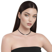 Collar gargantilla de cuero negro y brillantes de cristal blancos