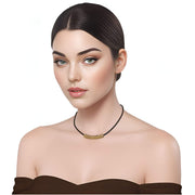 Collar gargantilla de cuero marrón y tubo dorado