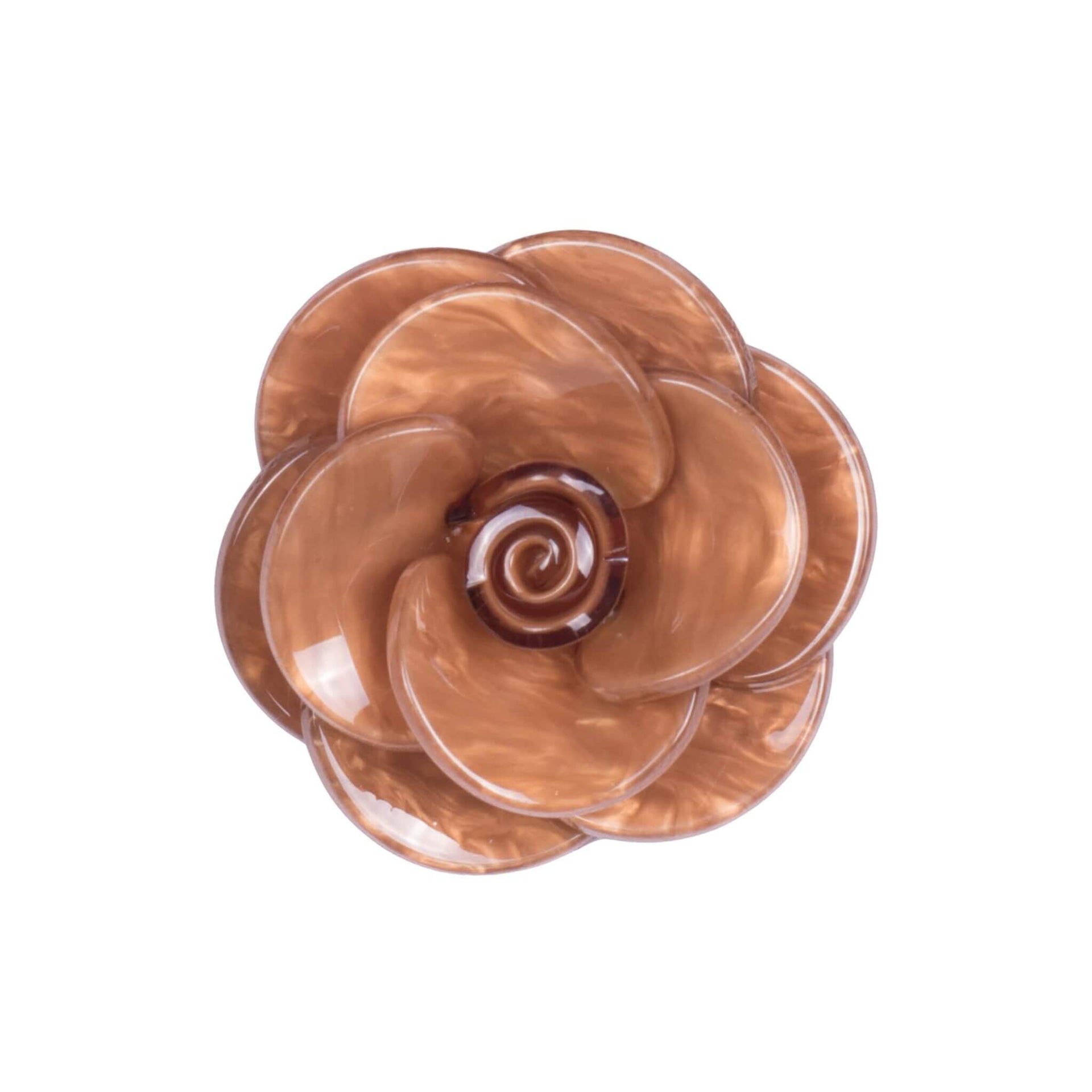 Broche flor camelia de resina de 7 cm de diámetro.