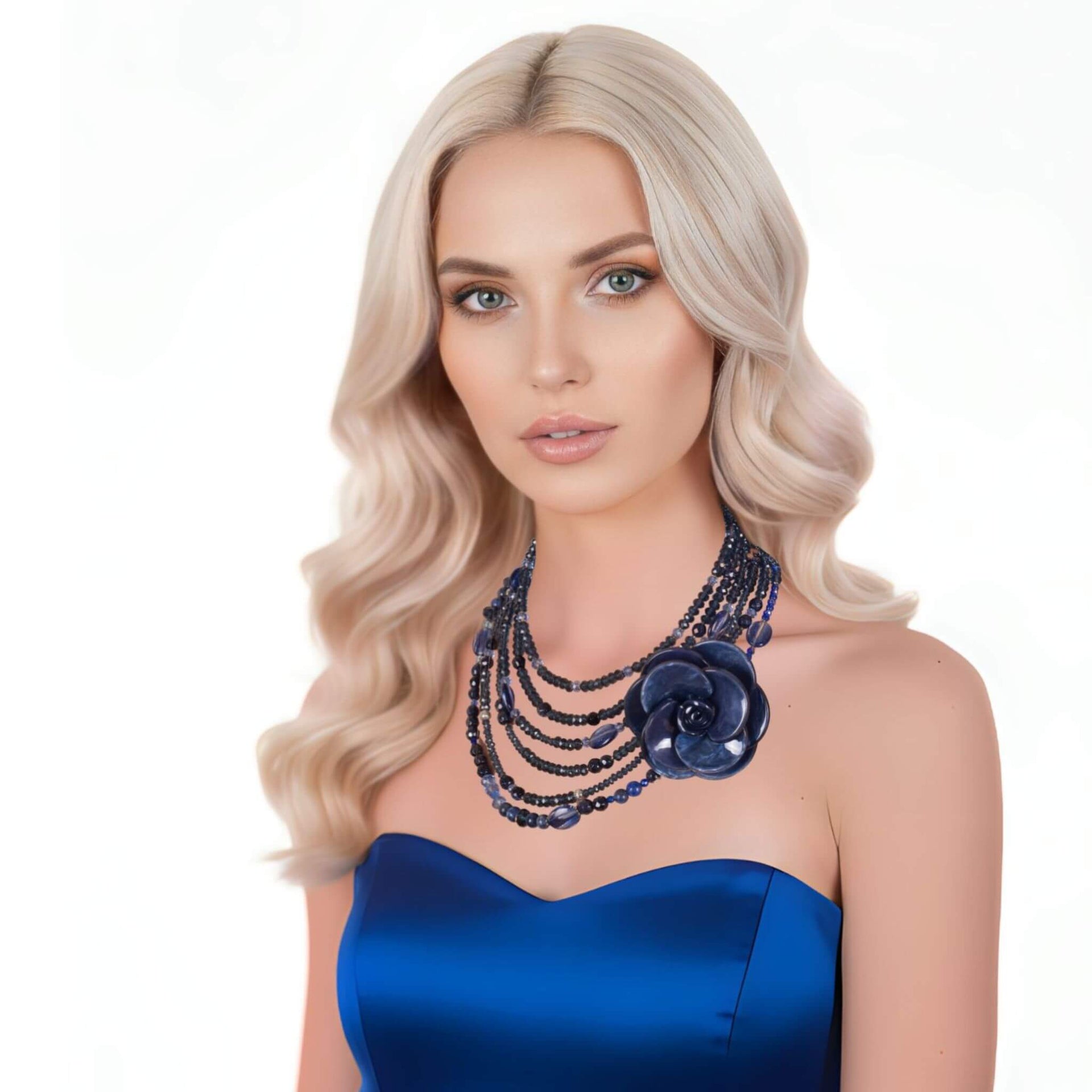 Collar de aventurina facetada y cristal azul