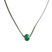 Collar charm colgante de plata de ley con cristal de murano verde con puntitos