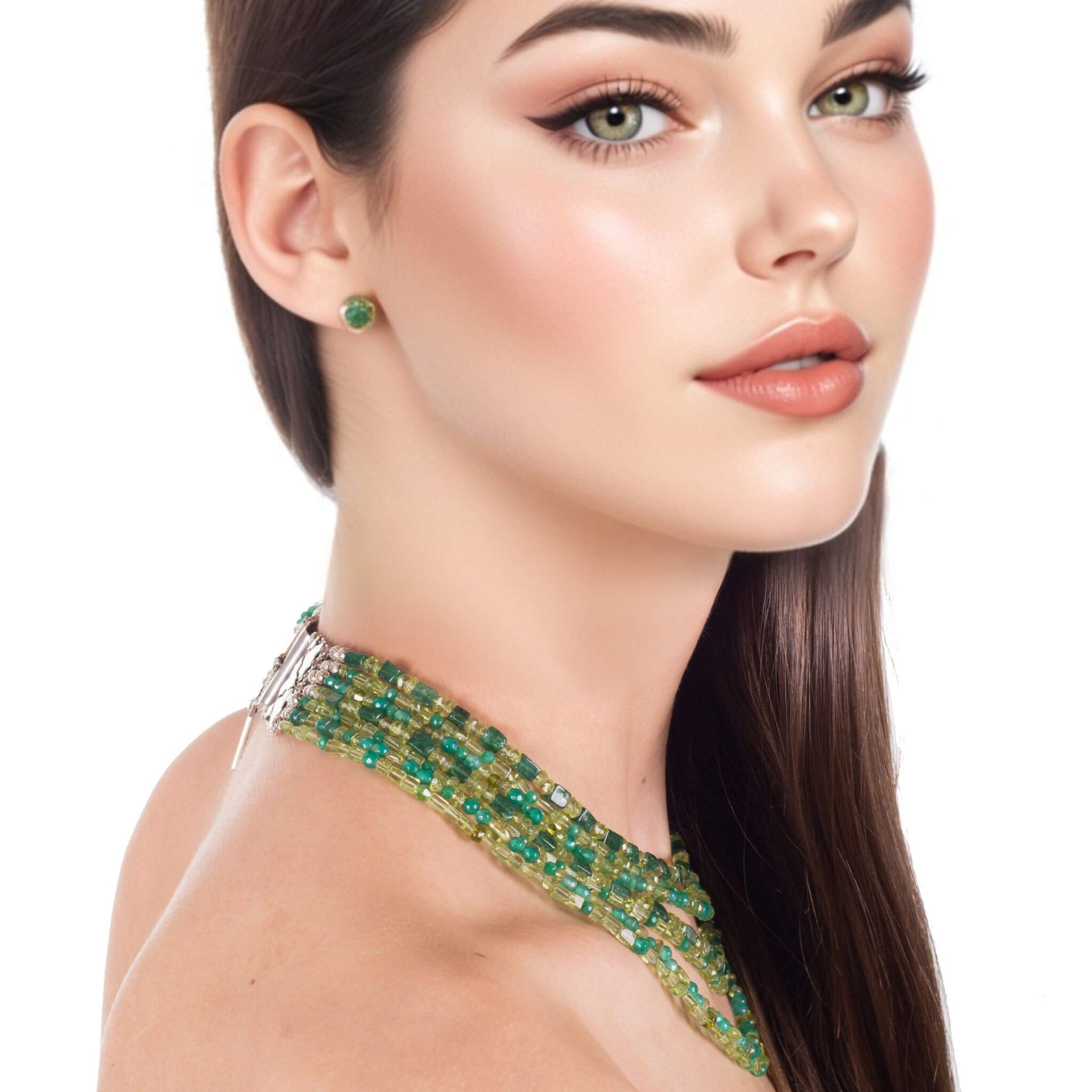 Collar de jade y piedras naturales variadas verdes