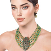 Collar de jade y piedras naturales variadas verdes
