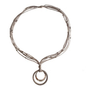 Collar de plata tejida con adorno de plata redondo