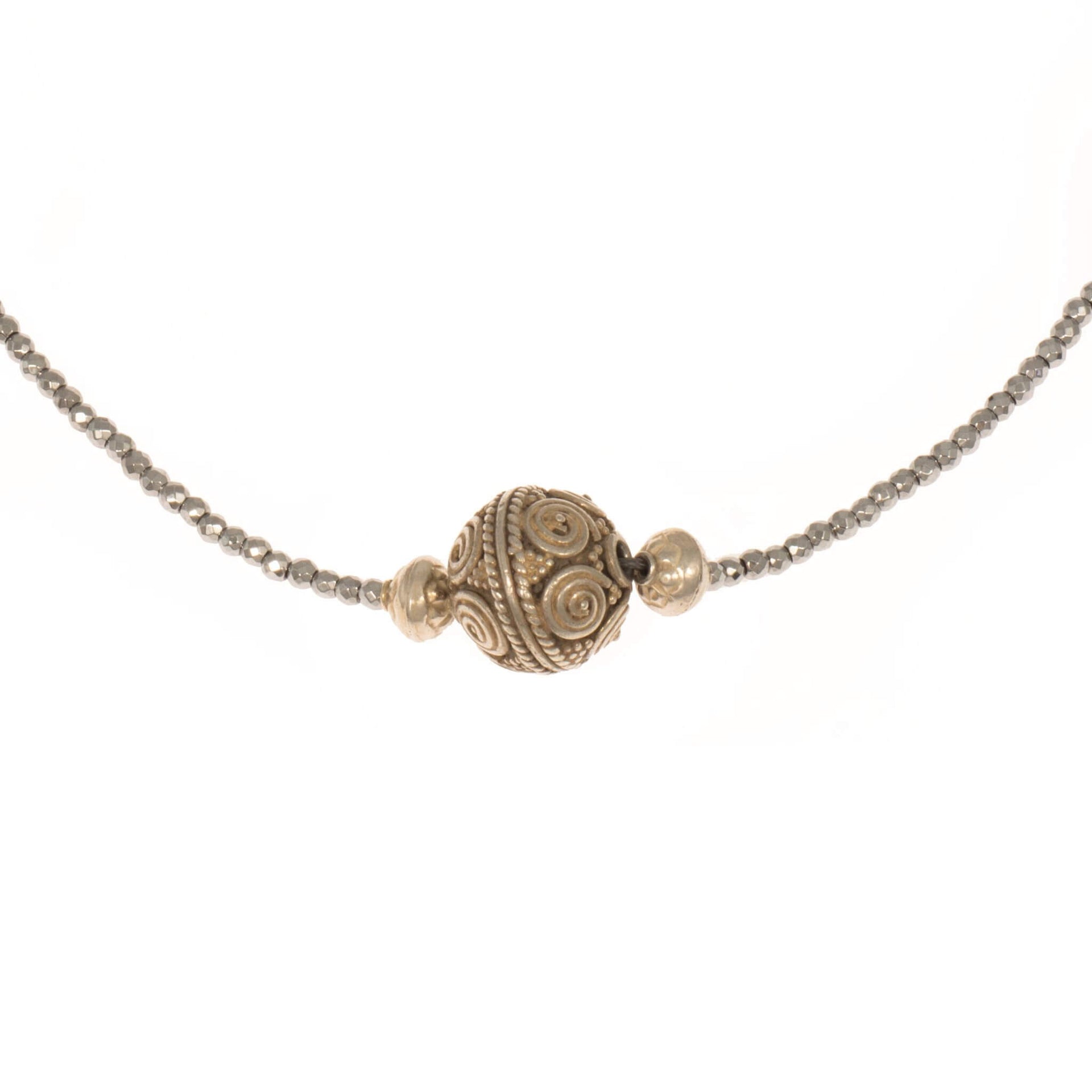 Collar de hematite plata y bola central labrada en plata de ley