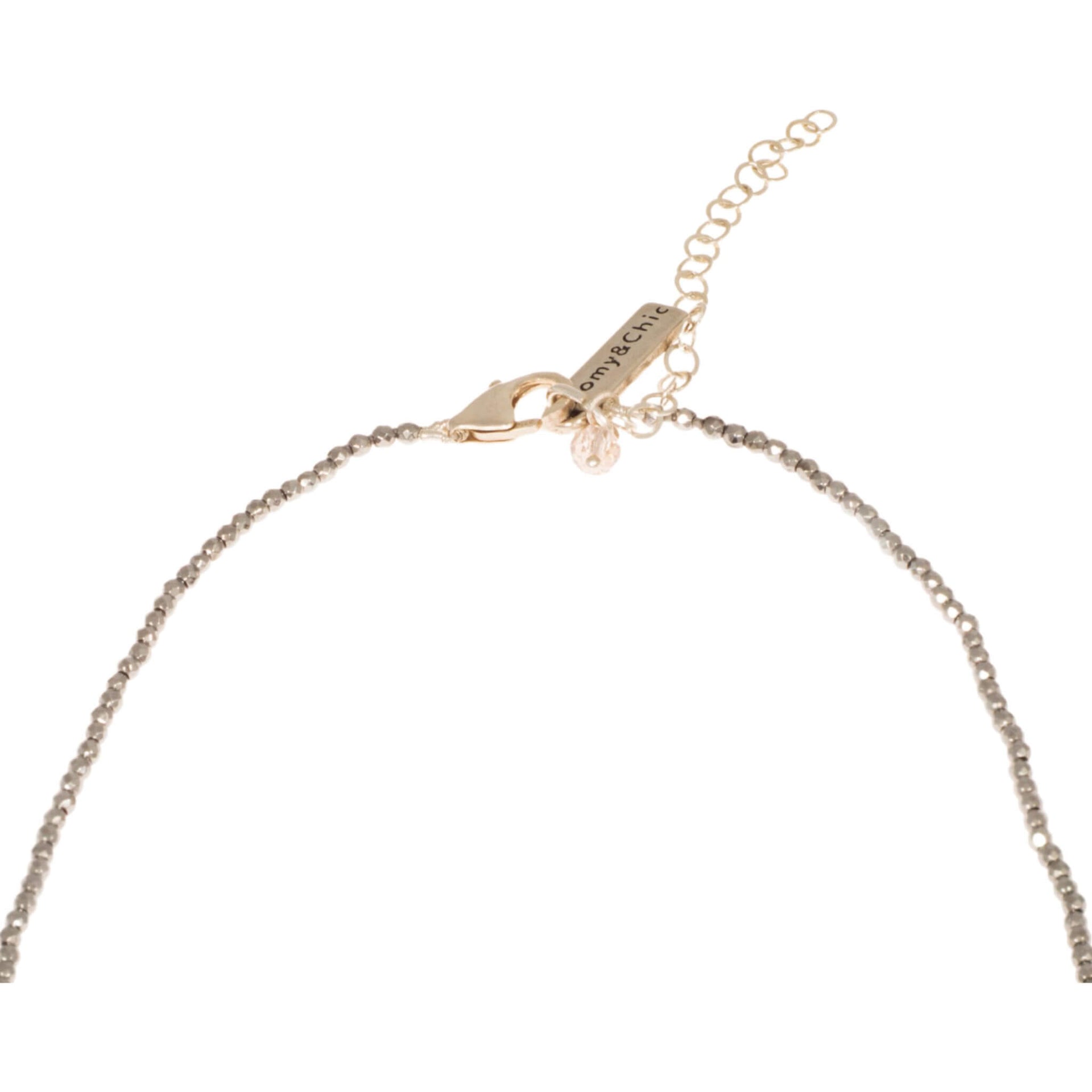 Collar de hematite plata y pieza y huevo oval central de plata de ley