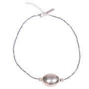 Collar de hematite plata y pieza y huevo oval central de plata de ley