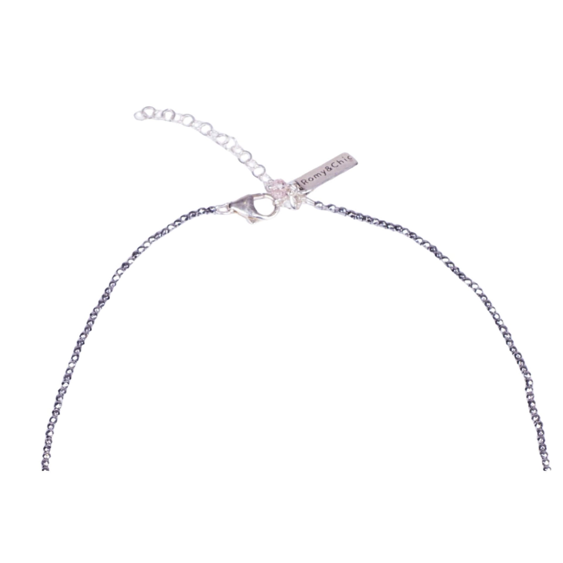 Collar de hematite plata y pieza y huevo oval central de plata de ley