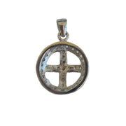 Colgante redondo de plata de ley con cruz de circonitas blancas