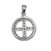 Colgante redondo de plata de ley con cruz de circonitas blancas