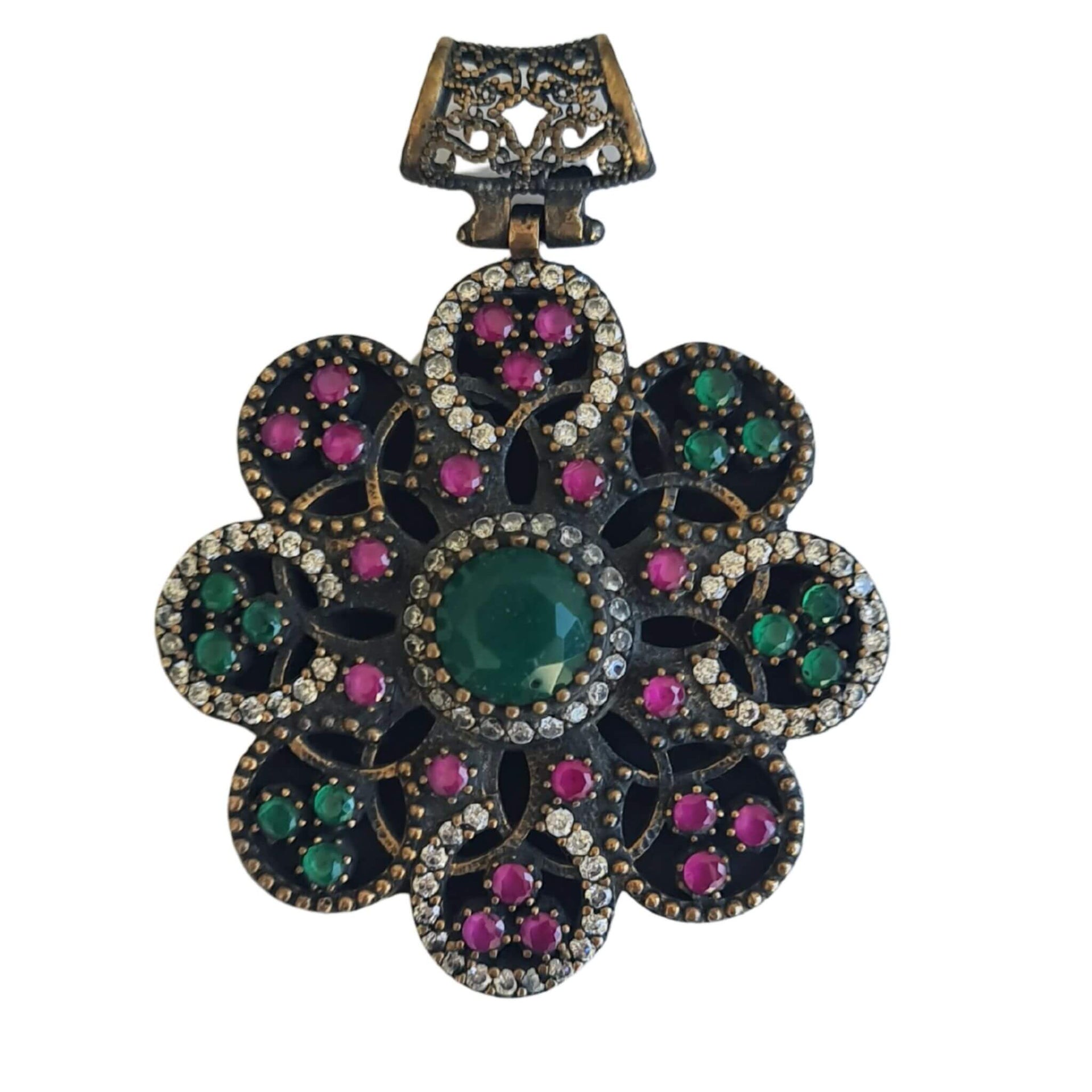 Colgante de plata de ley con piedras semipreciosas de esmeraldas y rubíes