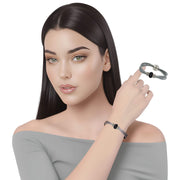 Pulsera de cuero gris plata y brillantes de cristal negros