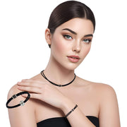 Pulsera y collar  de cuero sintético trenzado negro y rondelles de strass