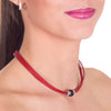 Collar gargantilla de cuero rojo y brillantes de cristal negro