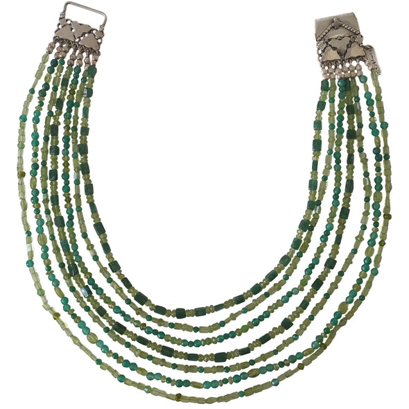 Collar de jade y piedras naturales variadas verdes