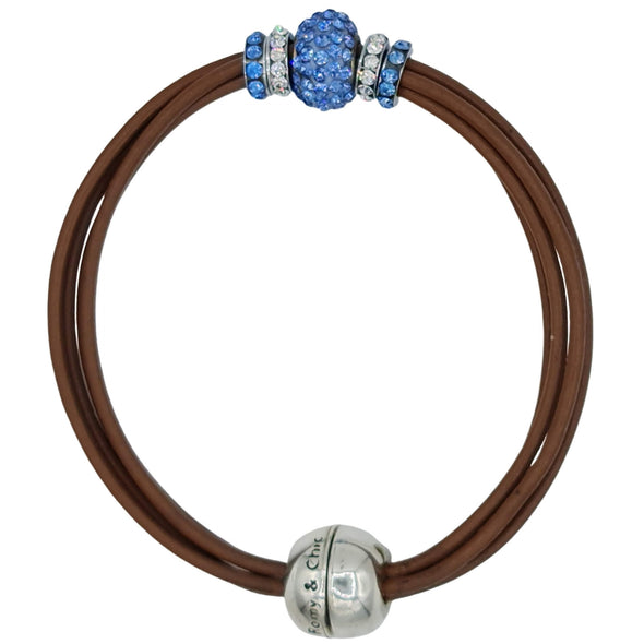 Pulsera de cuero chocolate y central de brillantes de cristal azul